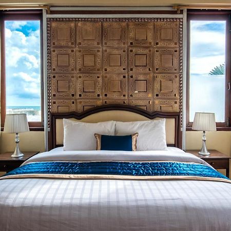 Hotel Lux Ngwesaung Buitenkant foto