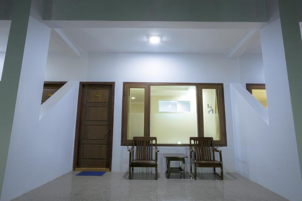 Hotel Lux Ngwesaung Buitenkant foto