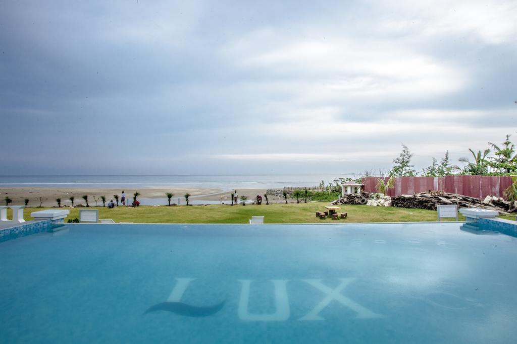 Hotel Lux Ngwesaung Buitenkant foto