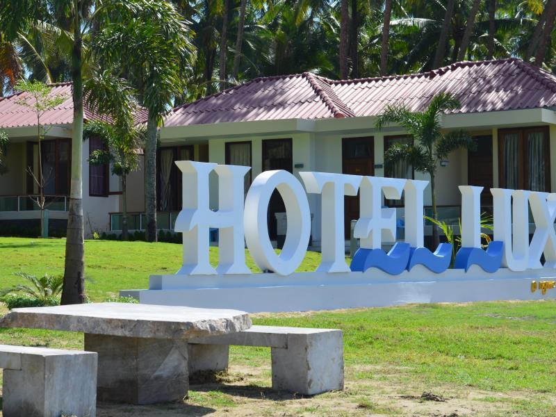Hotel Lux Ngwesaung Buitenkant foto