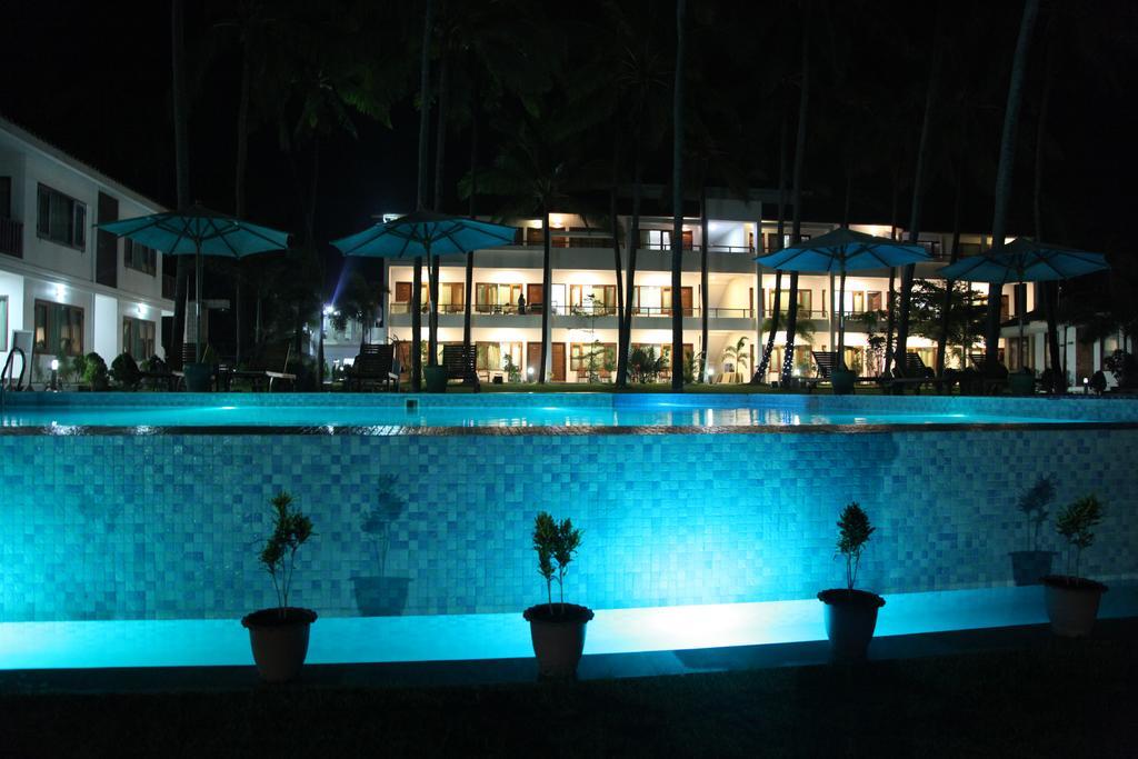 Hotel Lux Ngwesaung Buitenkant foto