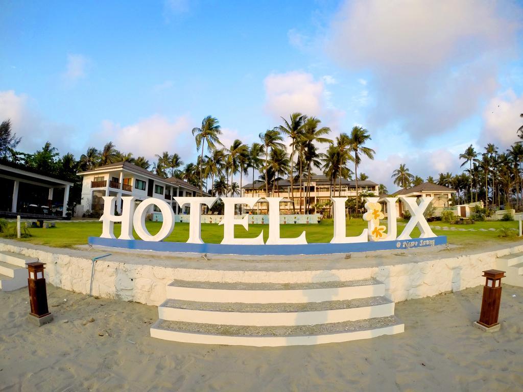 Hotel Lux Ngwesaung Buitenkant foto