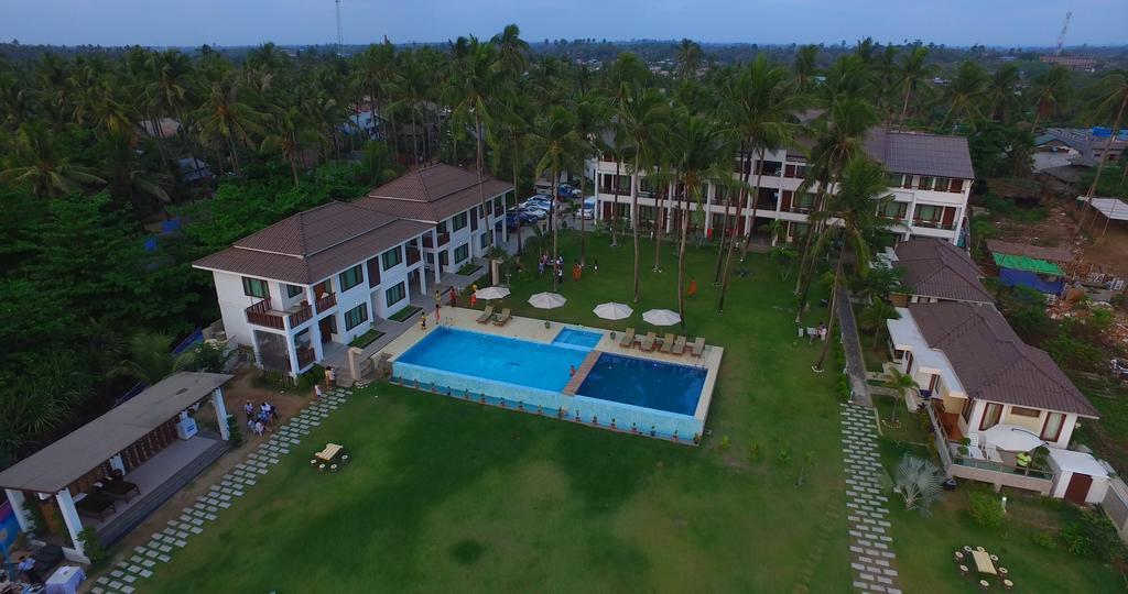 Hotel Lux Ngwesaung Buitenkant foto