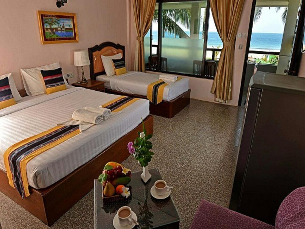 Hotel Lux Ngwesaung Buitenkant foto