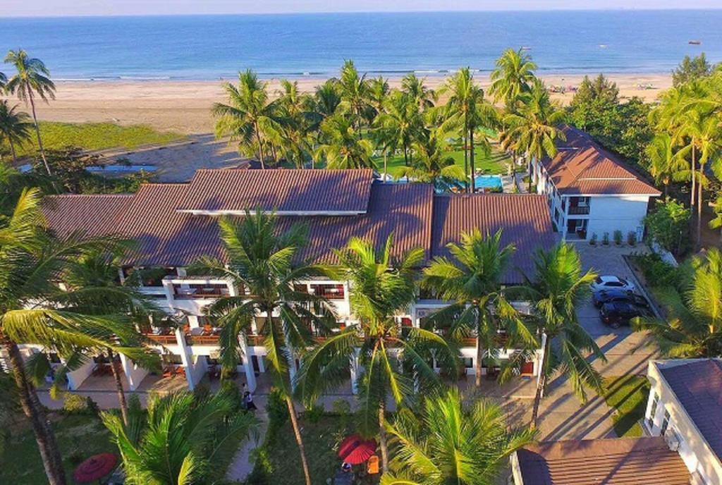 Hotel Lux Ngwesaung Buitenkant foto