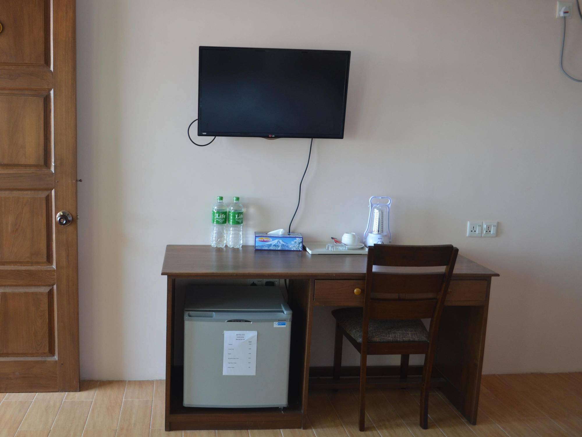 Hotel Lux Ngwesaung Buitenkant foto