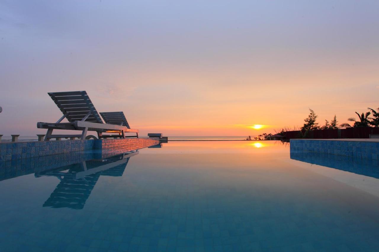 Hotel Lux Ngwesaung Buitenkant foto